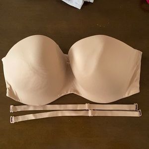 Body by Victoria’s Secret Strapless Bra